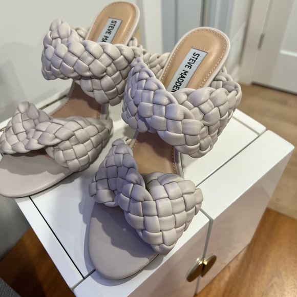 Steve Madden braided block heel. - Picture 2 of 4